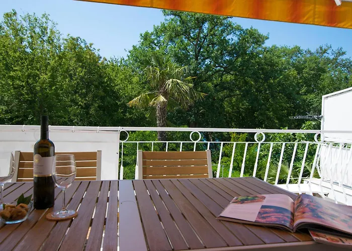 Rosuje Apartment Njivice