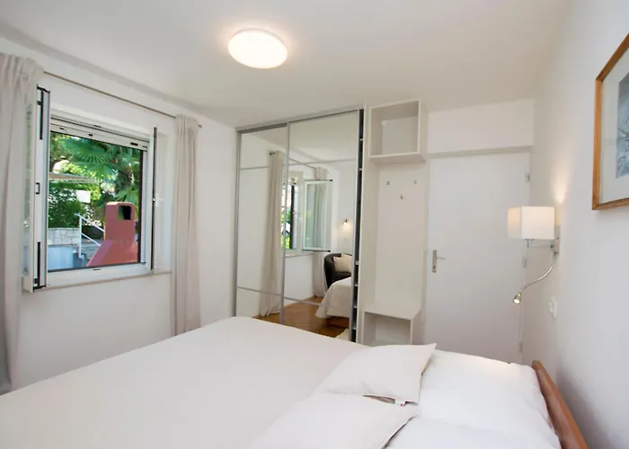 Apartment Rosuje Njivice